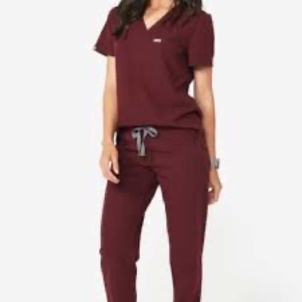 Figs Burgundy Scrub Set XS